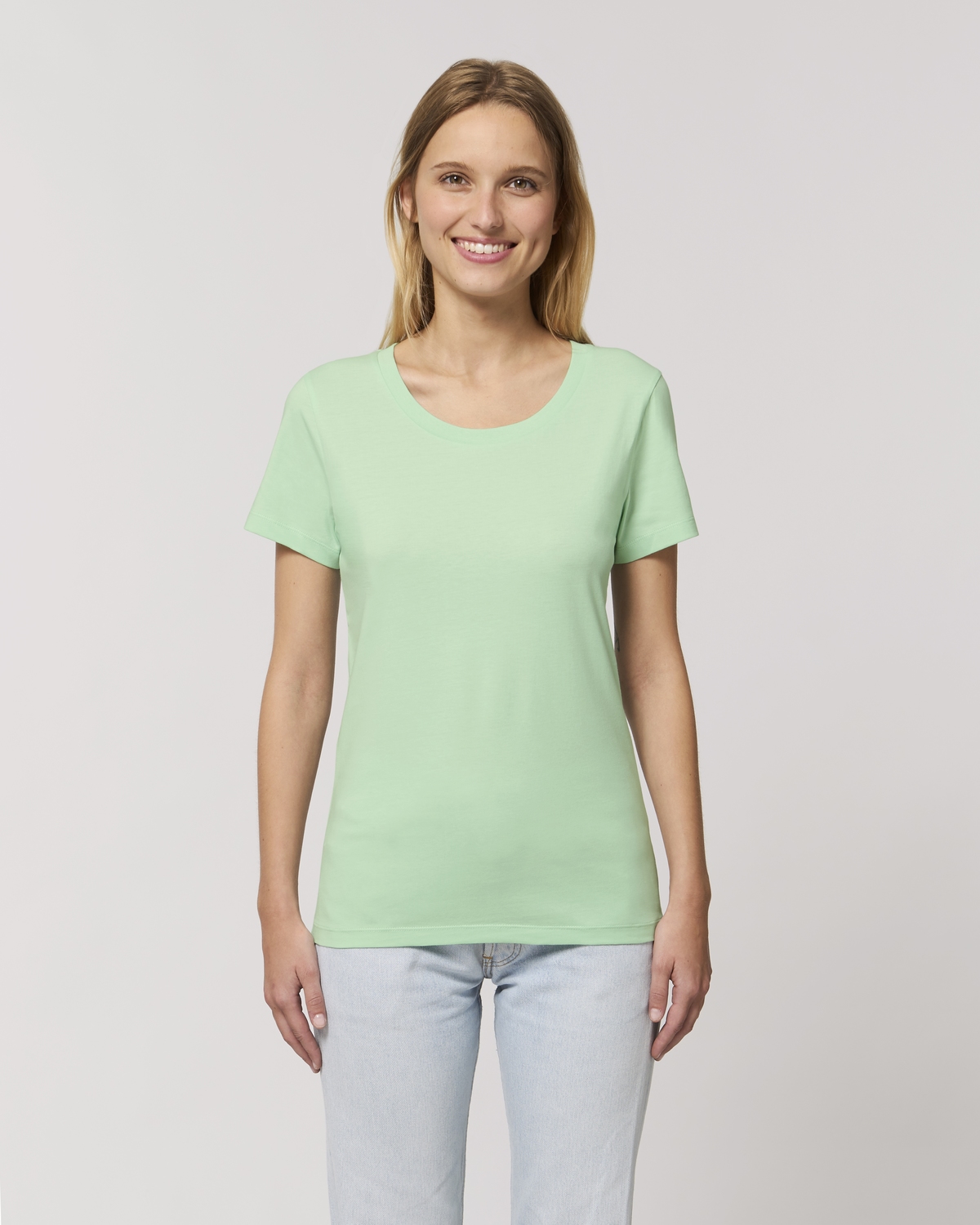 Stella_Expresser_Geyser_Green_Studio_Front_Main_5