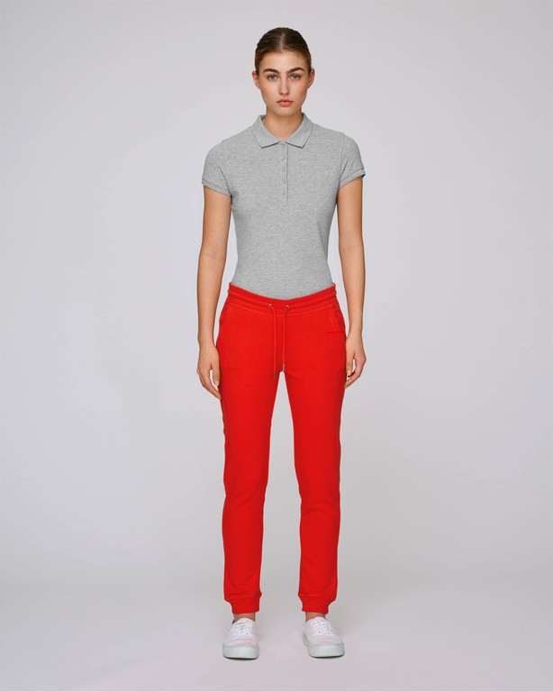 Stella_Traces_Bright_Red_Studio_Front_Main_5